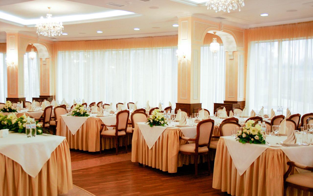 แบล๊คซี เคียฟ โฮเต็ล Hotel ภายนอก รูปภาพ