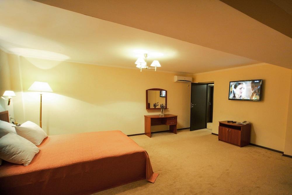 แบล๊คซี เคียฟ โฮเต็ล Hotel ภายนอก รูปภาพ