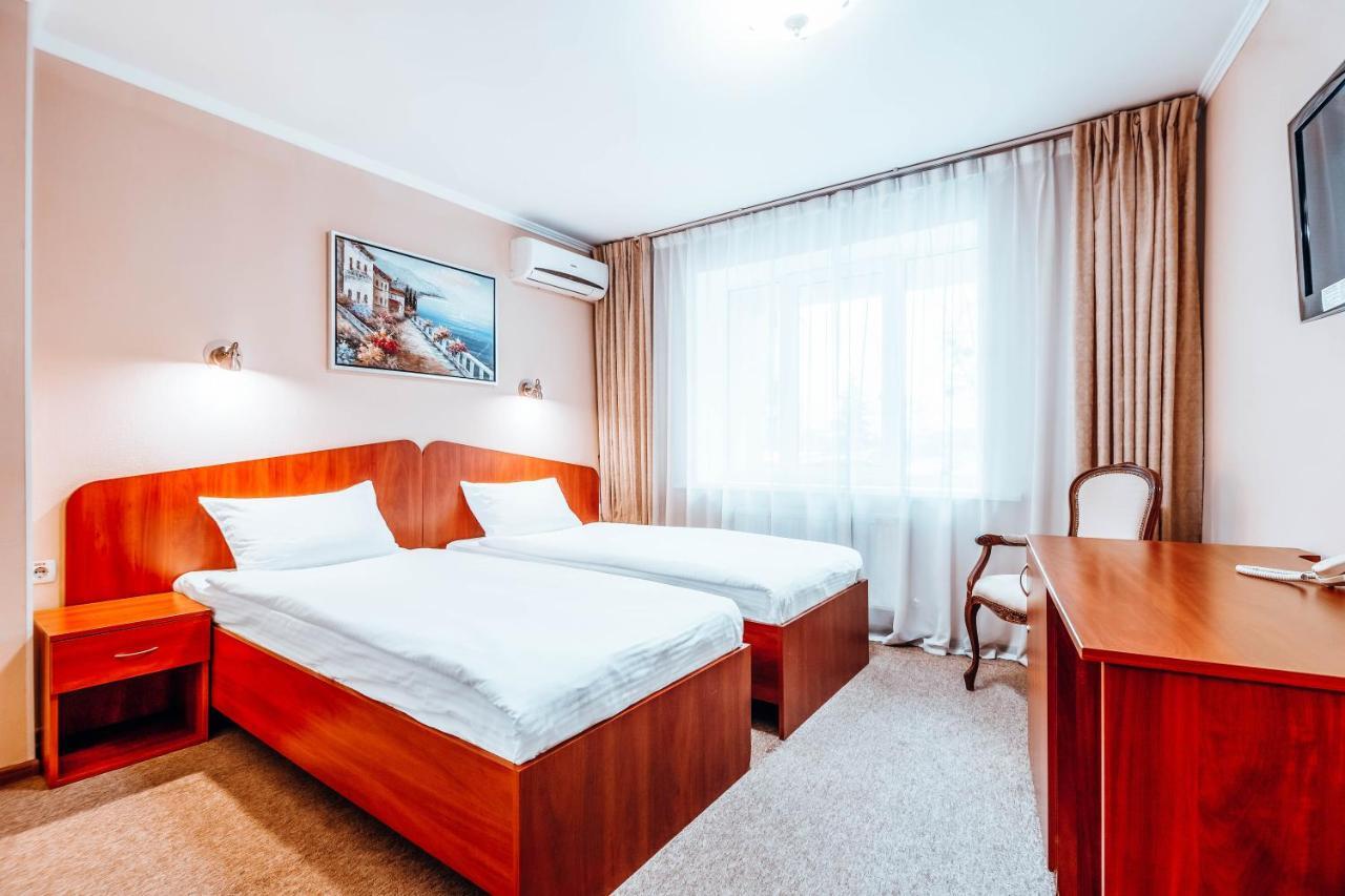แบล๊คซี เคียฟ โฮเต็ล Hotel ภายนอก รูปภาพ